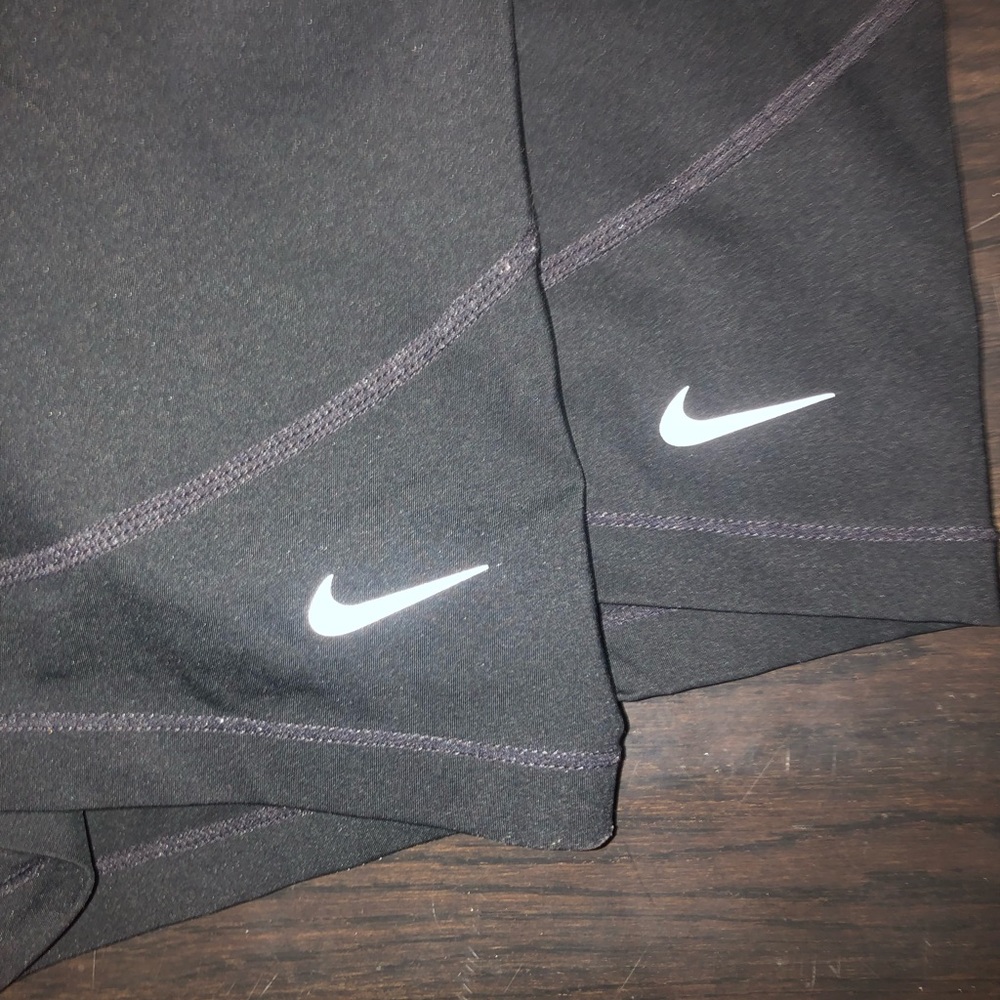 Nike pro 3” shorts size medium - Picture 2 of 3